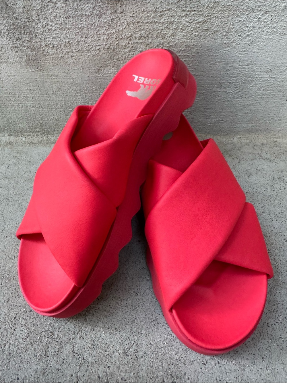 Sorel Women's Red Glo Viibe CrissCross Slides NWT